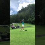 ゴルフ女子のドライバーショット！