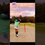 イメージを持ってセカンドショットを振る初心者ゴルフ女子 #shorts